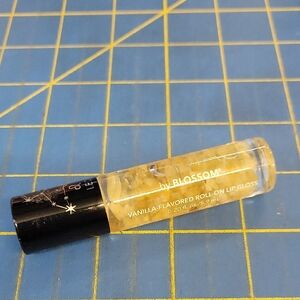 Blossom Zodiac Leo Roll-On Lip Gloss Vanilla Flavored 5.9ml New Tube